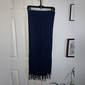 Elegant Navy Blue Scarf with Fringe